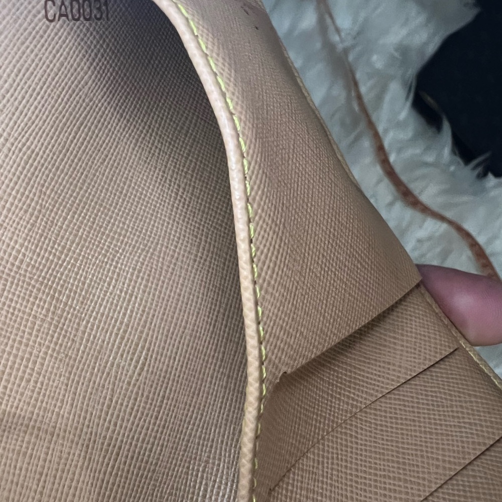 Louis Vuitton PM Agenda - Picture 2 of 4